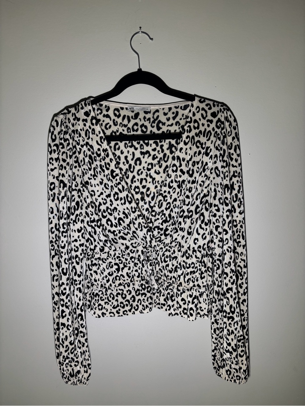 Zara Leopard Print Plissé Long Sleeve Top Size Large